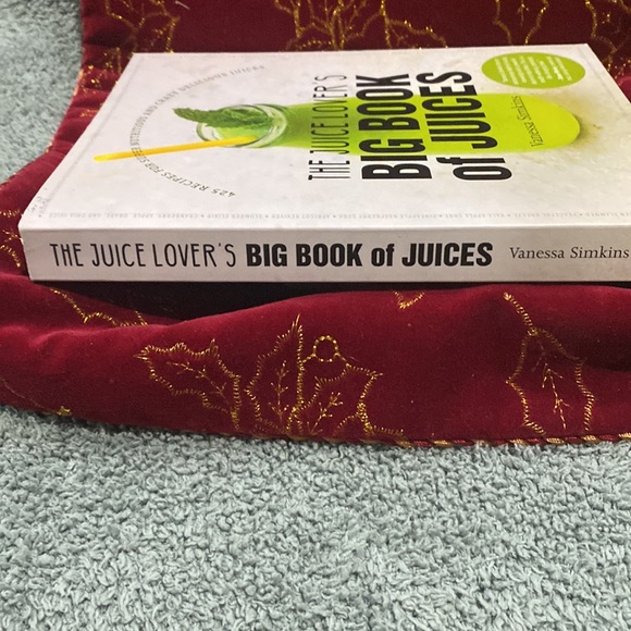 The Juice Lover’s Big Book of Juices - Picture 2 of 12